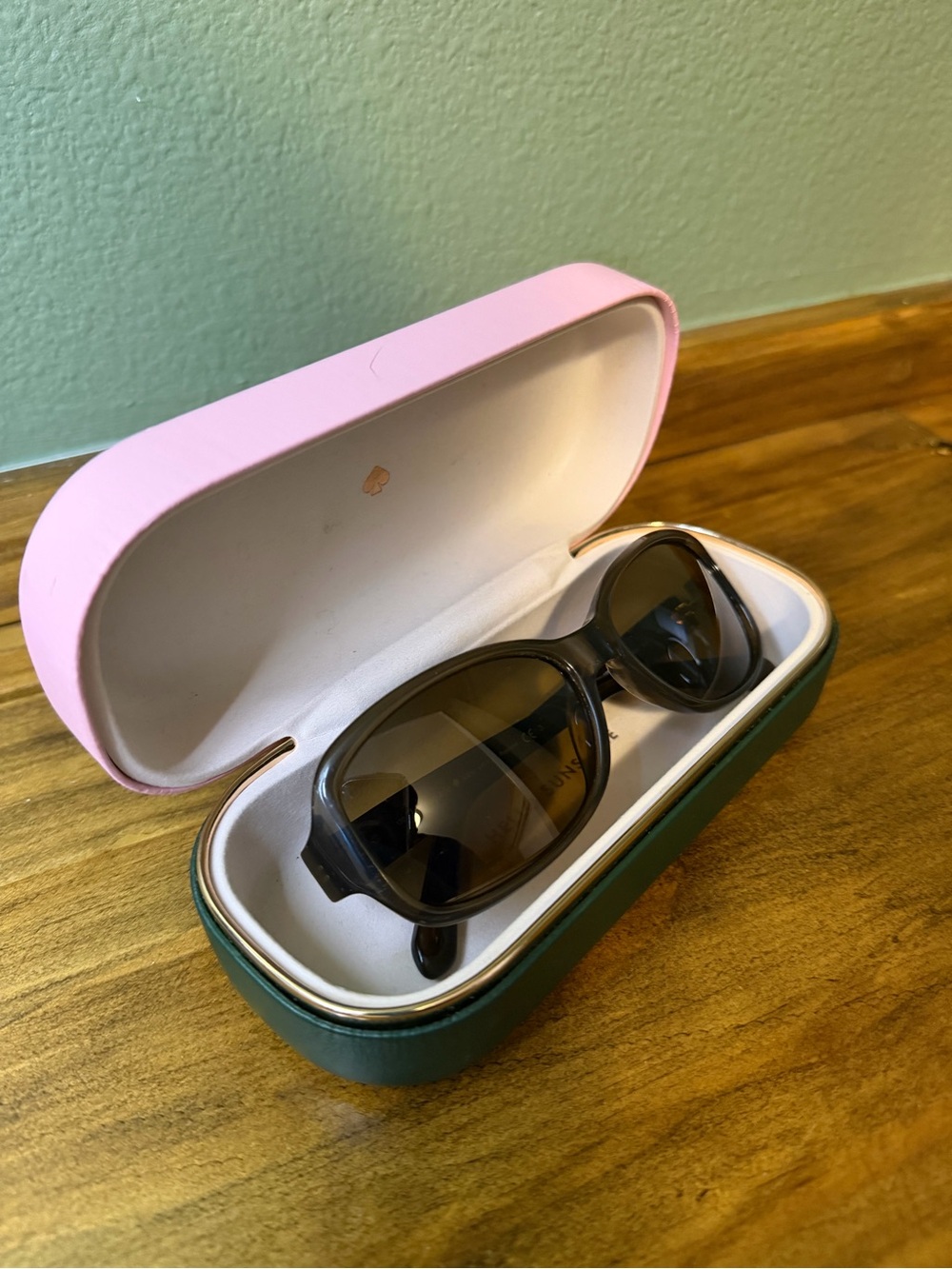 kate spade Black Sunglasses with Pink and Green Case